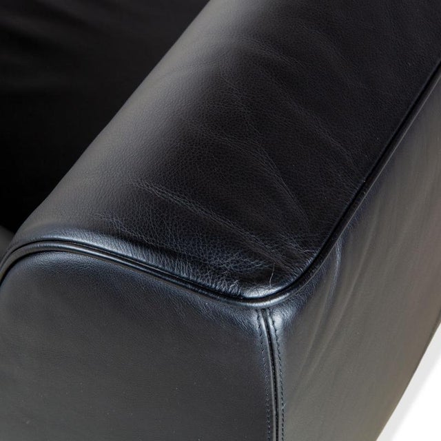 Poltrona Frau Black Leather Madison Two-Seater Sofa with Aluminum Legs from Poltrona Frau For Sale - Image 4 of 10