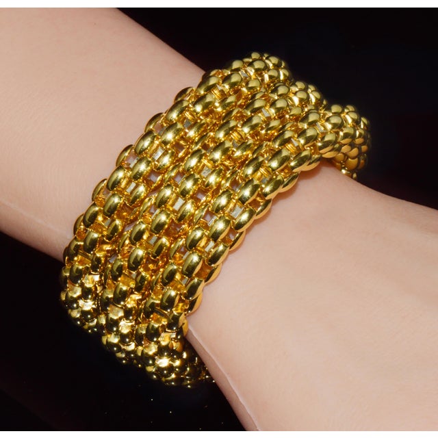 Late 20th Century Late 20th Century Italian Fope Flex’it Blue Sapphire Woven Triple Wrap Bangle Bracelet in 18k Yellow & White Gold For Sale - Image 5 of 15
