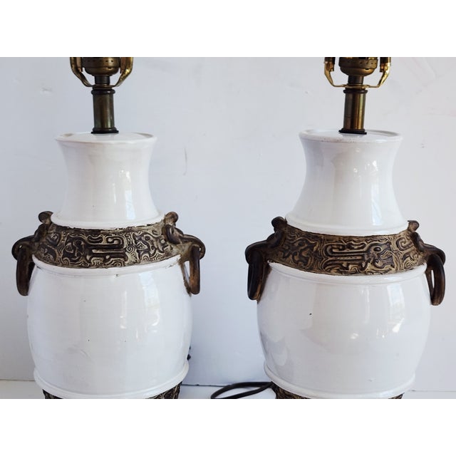 White Mid Century Ugo Zaccagnini Pottery Table Lamps-a Pair For Sale - Image 8 of 17