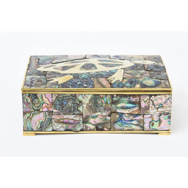 1950s Vintage Restored MCM Brass Turtle, Abalone and Rosewood Hinged Box, 1950's For Sale - Image 5 of 13