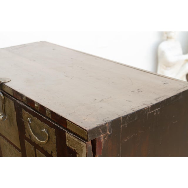 Refined Early 20th Century Korean Bandaji Chest For Sale - Image 10 of 13