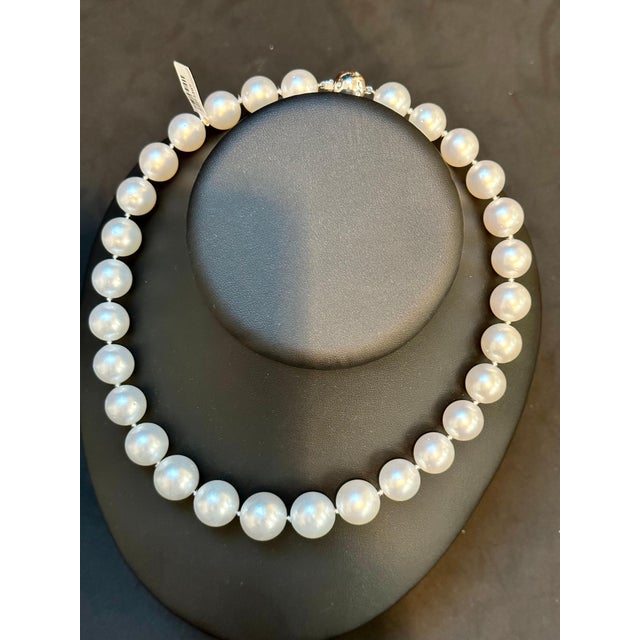 Early 20th Century 13-16.5mm White South Sea Round Pearl Necklace - AAA Quality, 29 Pieces +Diamond For Sale - Image 5 of 18