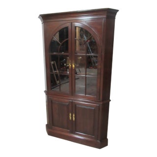 1980s Ethan Allen Georgian Court Corner Cabinet Cherry Finish 225 For Sale