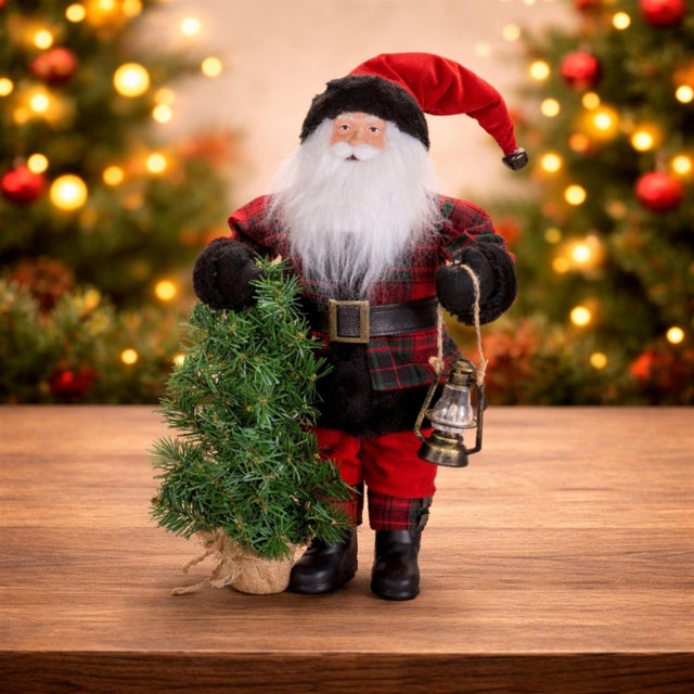 Kenneth Ludwig Chicago Plaid Santa Figurine with Tree and Lantern For Sale - Image 4 of 4
