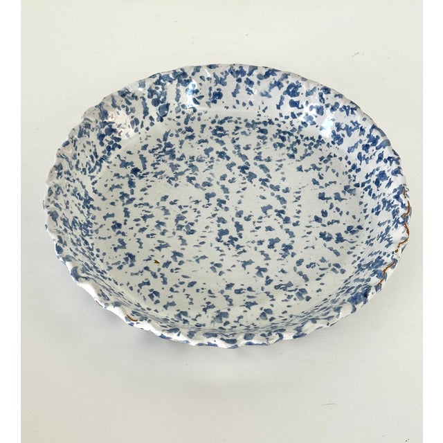 1970s Bybee Pottery Kentucky Blue and White Splatterware or Sponge Pie Dish For Sale - Image 4 of 8
