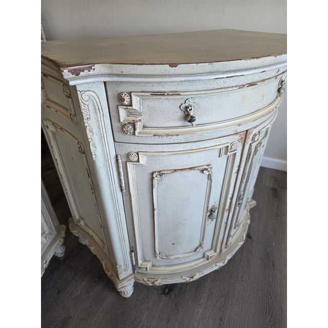 Wood Pair of Vintage French Style Habersham Bedeside Tables Night Stands For Sale - Image 7 of 10