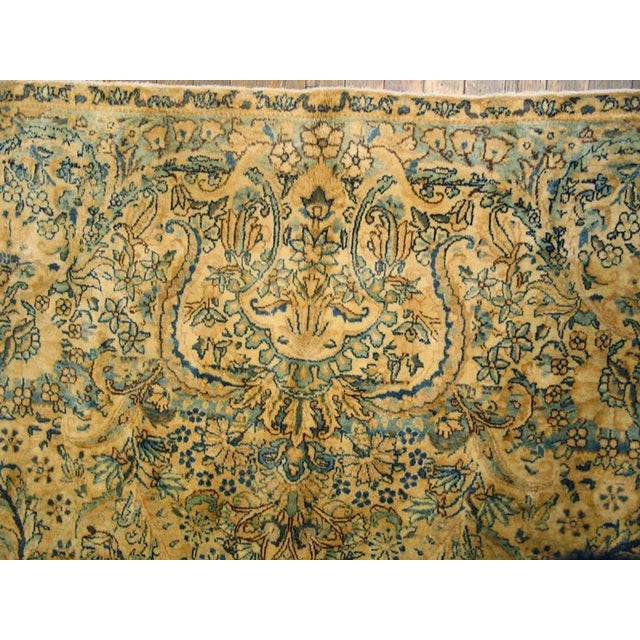 Early 20th Century Persian Kirman Carpet ( 9'10" x 17' - 300 x 518 ) For Sale - Image 4 of 7
