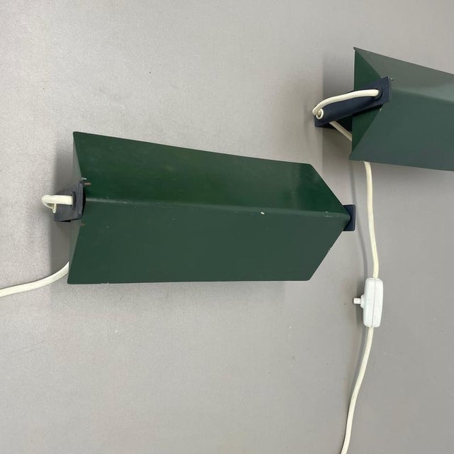 Charlotte Perriand Cubic Wall Lights in the style of Charlotte Perriand for Les Arcs, France, 1960s, Set of 2 For Sale - Image 4 of 18