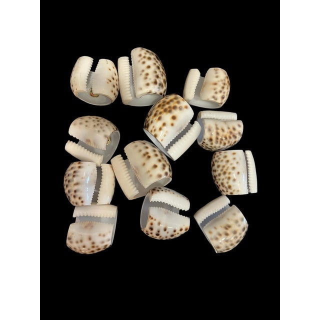 Add a touch of elegance to your dining table with this set of 12 napkin rings. These rings feature a beautiful pattern and...