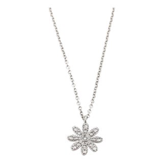Late 20th Century 22005 - Tiffany & Co. Diamond Daisy 18k White Gold Pendant Necklace For Sale