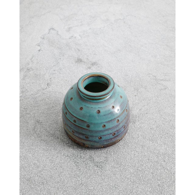 Gustavsberg Mid-Century Swedish Decorative Turquoise Blue Stoneware Farsta Vase by Wilhelm Kåge for Gustavsberg, 1940s For Sale - Image 4 of 6