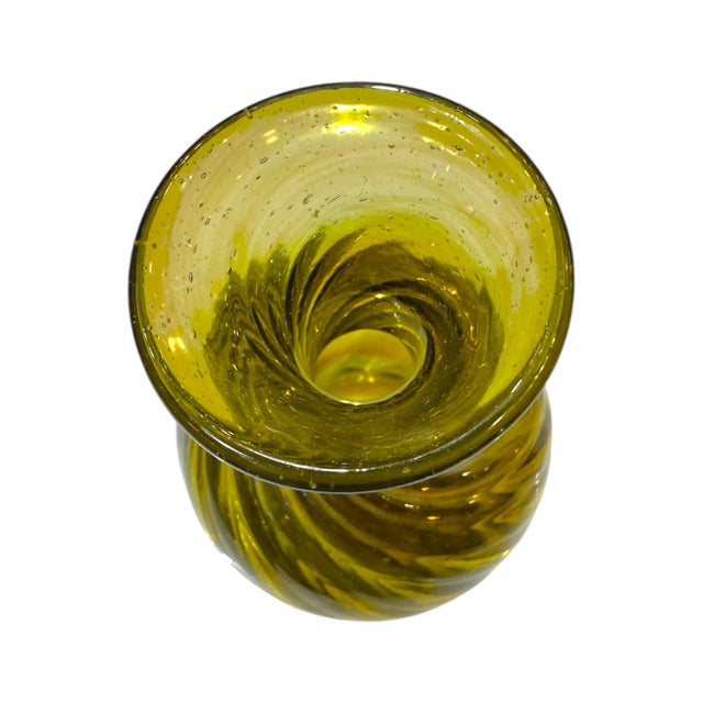 Antique 19th Century Zanesville Handblown Glass Vase, Amber Swirl With Ribbed Detail For Sale - Image 4 of 11