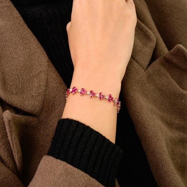 9.12 Carat Regal Ruby and Diamond Tennis Bracelet in 14k Solid Yellow Gold For Sale - Image 4 of 13