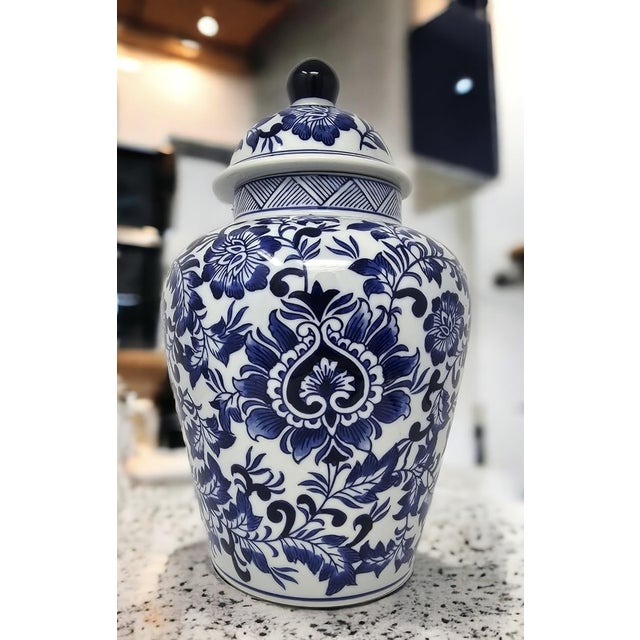 Chinese Chinese Blue and White Porcelain Floral Ginger Jar For Sale - Image 3 of 4