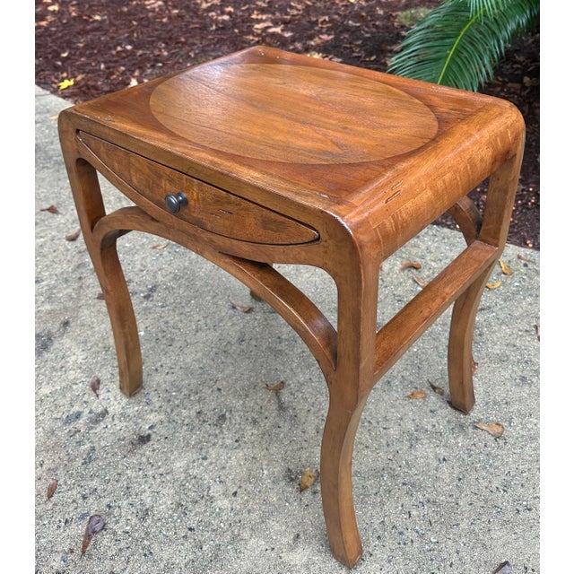 Mid-Century Modern Walnut French Style End Table With Curved Legs and One Drawer For Sale - Image 3 of 8