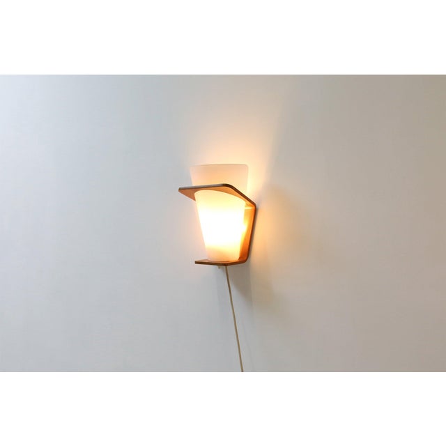 Philips Wall Lamp in Curved Teak and Plywood by Louis Kalff for Philips, 1959 For Sale - Image 4 of 12