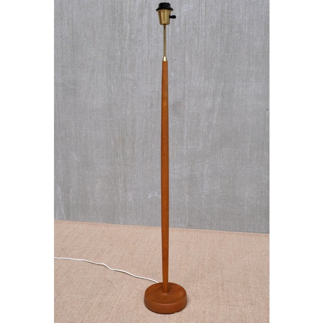 1960s Vintage Floor Lamp in Oak from Falkenbergs Belysning, Sweden, 1960s For Sale - Image 5 of 10