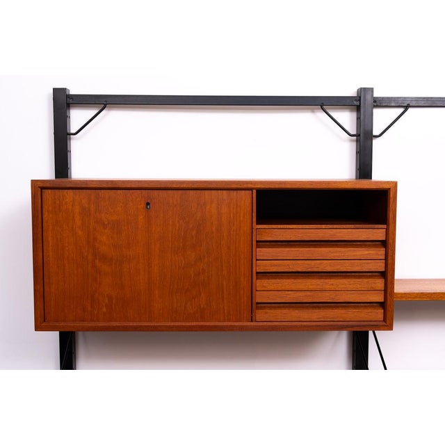 Vintage Free Standing Royal Wall System by Poul Cadovius for Cado, 1960s For Sale - Image 9 of 18