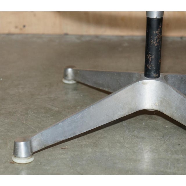 Vintage Hillie Stamped Black Leather Swivel Lounge Chairs from Herman Miller, Set of 2 For Sale - Image 9 of 18