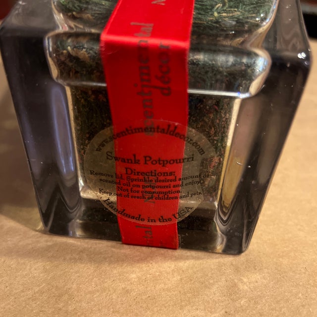 Vintage Lord & Taylor Potpourri Holiday Blend in Glass Vase For Sale - Image 9 of 9