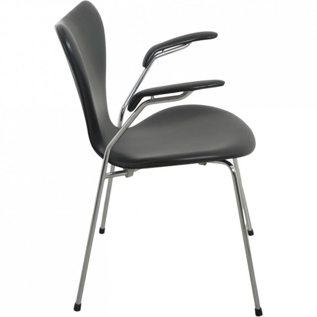 Seven Armchairs in Black Leather by Arne Jacobsen, 1990s, Set of 5 For Sale - Image 15 of 18
