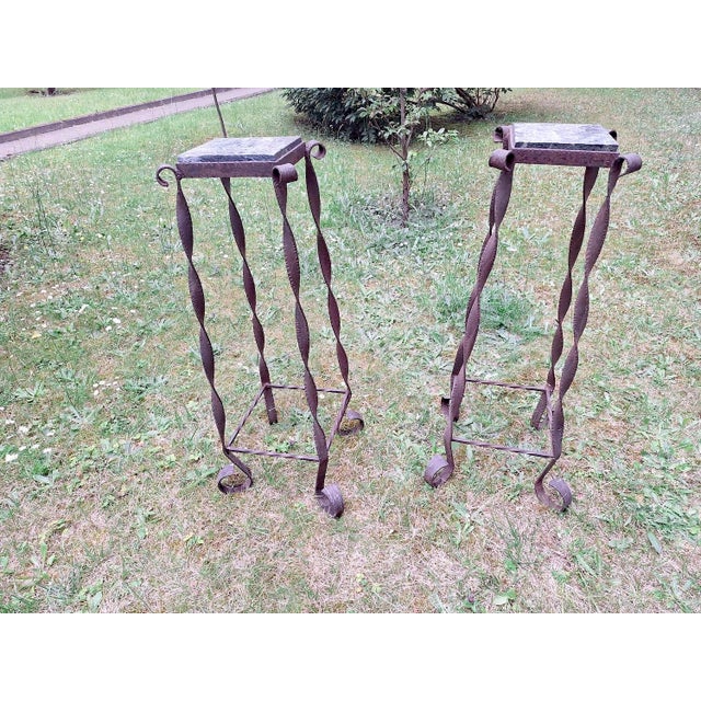 Mid-Century Modern Brutalist Wrought Iron and Veined Marble Garden Columns, Set of 2 For Sale - Image 3 of 16