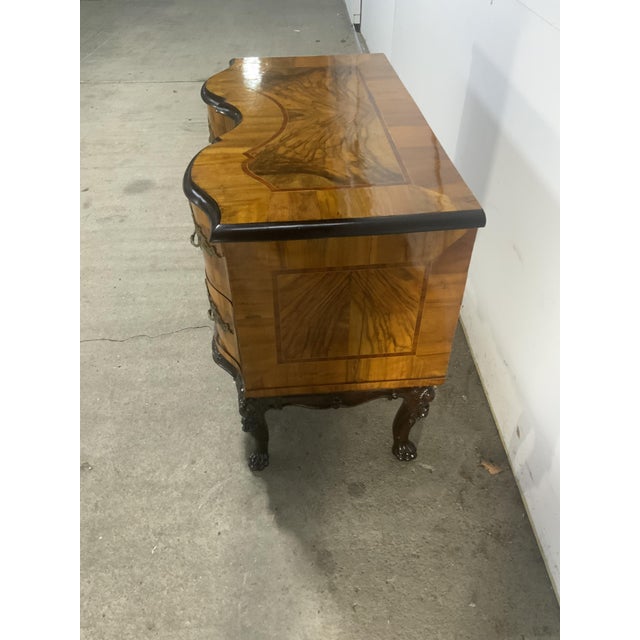 Brown Baroque Chest of Drawers in Walnut, 1750s For Sale - Image 8 of 18