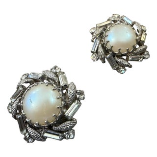 1950s Art Deco Costume Jewelry Silver Plated Metal Italian Clip-on Earrings For Sale