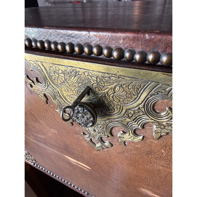 1920s Rare Antique Prohibition Era Liquor Cabinet / Hidden Bar Leather Wrapped 1920s For Sale - Image 5 of 12