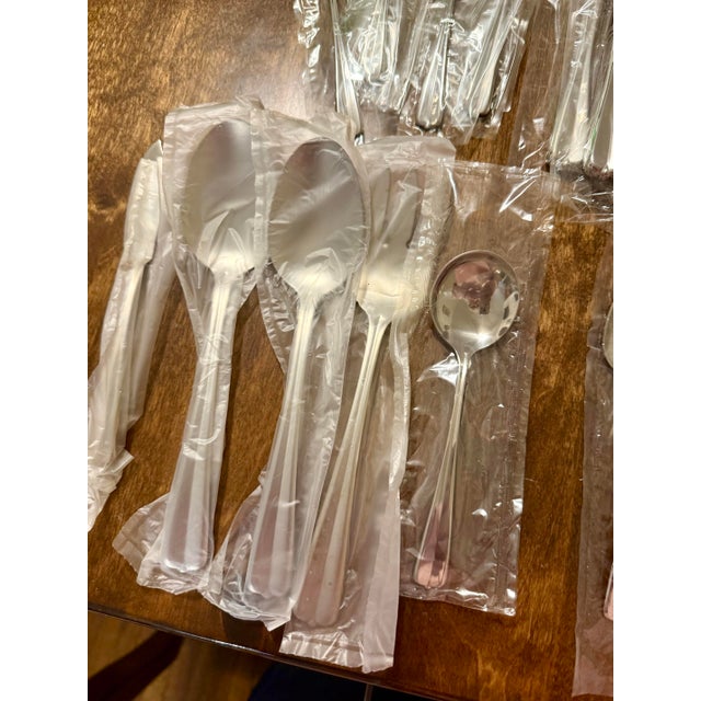 Oneida Artesia Quality Stainless Silverware For Sale - Image 10 of 12