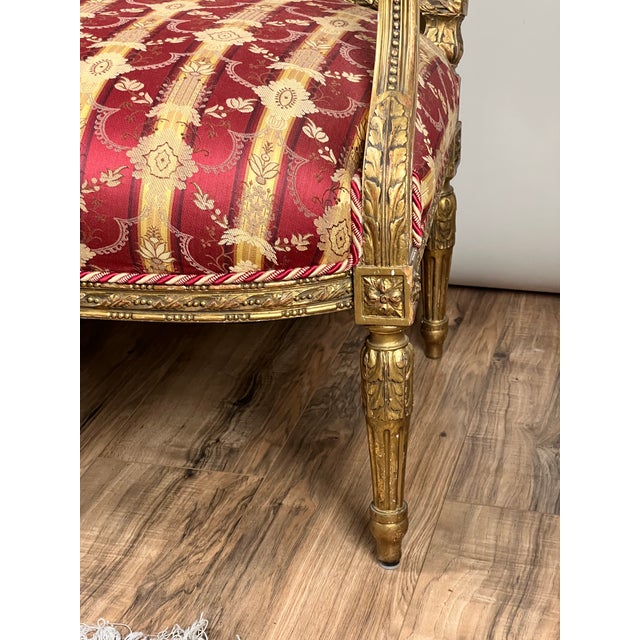 Antique Louis XVI Style Giltwood Settee in Silk Damask C. Late 19th Century For Sale - Image 9 of 10