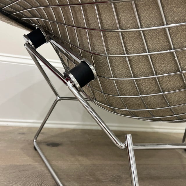1960s 1960s Knoll Bertoia Bird Lounge Chair in Neutral Boucle For Sale - Image 5 of 8