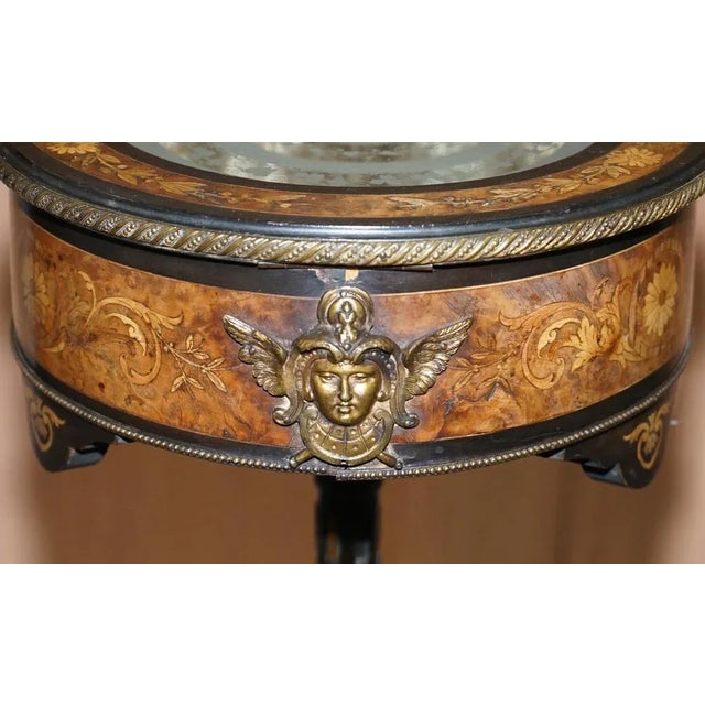 18th Century Louis XVI Bijouterie Display Table in Hand-Etched Glass, Gilt & Metal For Sale - Image 16 of 18