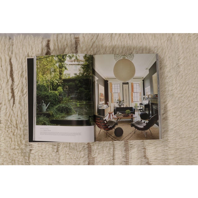 White Rug & Kilim’s Contemporary Moroccan-Inspired Shag Rug in Beige and White Tones For Sale - Image 8 of 9