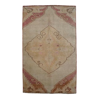1940s Faded Muted Colors Impressive Medallion Vintage Ushak Rug Low Pile Distressed Area Rug - 3'2'' X 5'2'' For Sale