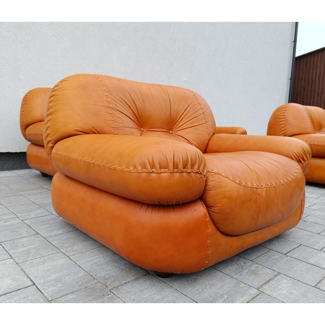 Late 20th Century Cognac Leather Sapporo Armchair from Mobil Girgi, Italy, 1970s For Sale - Image 5 of 10