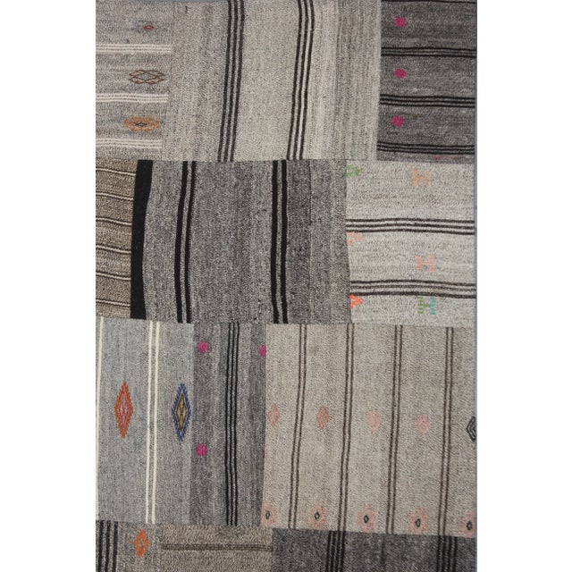 A beautiful Vintage Patchwork Kilim . It's in very good condition, practically new. This Patchworks kilim is produced of...