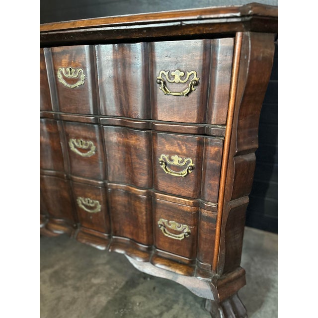 Baroque 18th Century Dutch Chest of Drawers For Sale - Image 3 of 10