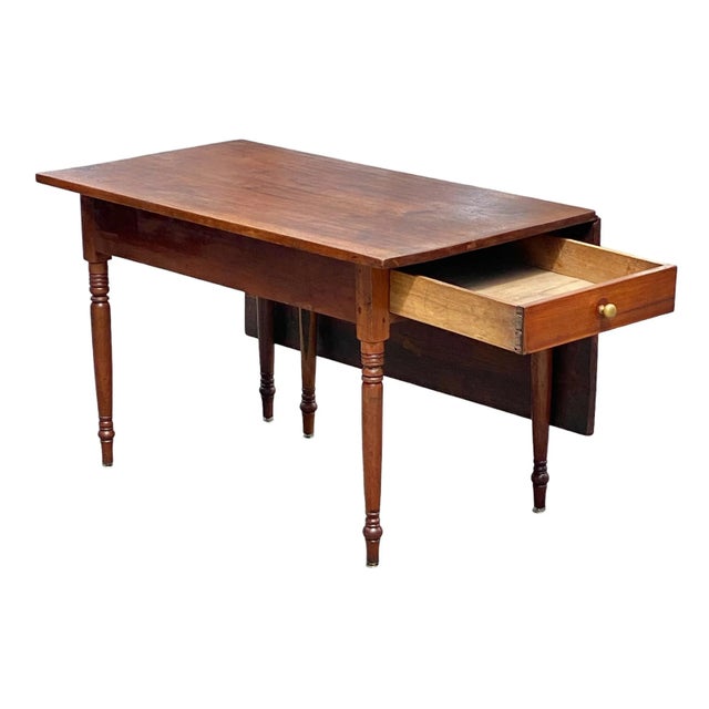 Early 19th Century Antique Pennsylvania Walnut Country Drop Leaf Bakers Table With Large Drawer For Sale In Boston - Image 6 of 12