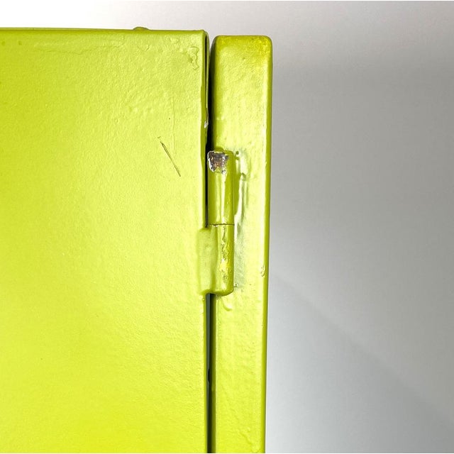 Metal Vintage Green Doctor's Display Case, 1989 For Sale - Image 7 of 13