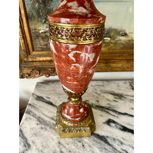 French Louis XVI / Neoclassical Style Marble Table Lamp For Sale - Image 3 of 8