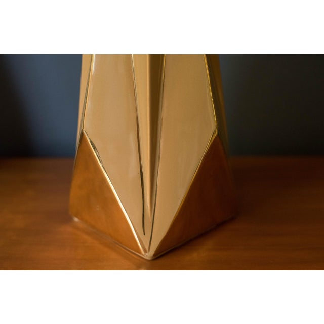 Tan Pair of Vintage Geometric Sculptural Ceramic Accent Table Lamps With Shades For Sale - Image 8 of 14