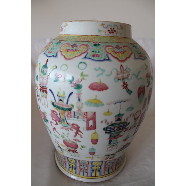 Ceramic Antique Chinese Famille Rose "Hundred Antiques" Porcelain Vase For Sale - Image 7 of 10
