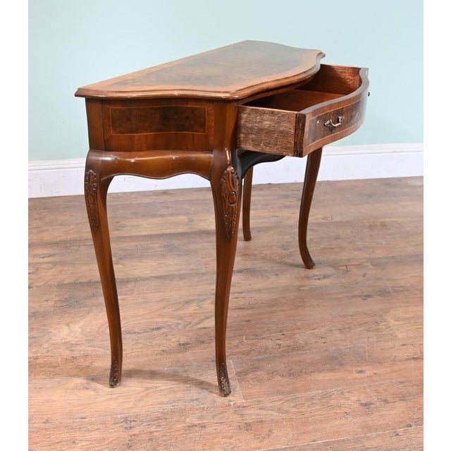Queen Anne Console Table in Walnut from Epstein and Co, 1930s For Sale - Image 4 of 6