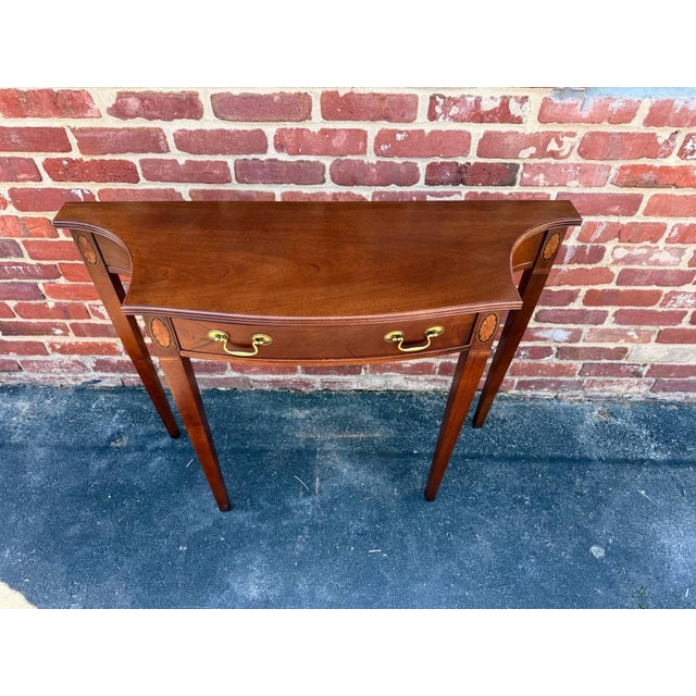 Hammary Federal Style Solid Mahogany Inlaid Console Table Well made, American made Study and strong 42'' wide , 14'' deep...
