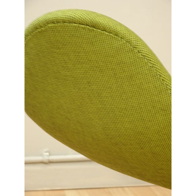 1960s Pair Arne Jacobsen Swan Chairs Early Edition Model 1066 For Sale - Image 13 of 18