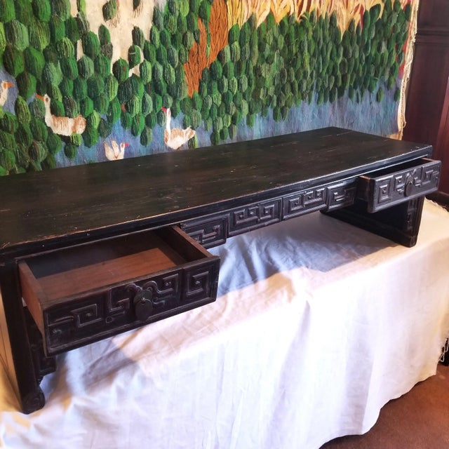 1940s Chinese Carved Elmwood Narrow Low Coffee Table With Two Drawers For Sale - Image 4 of 12