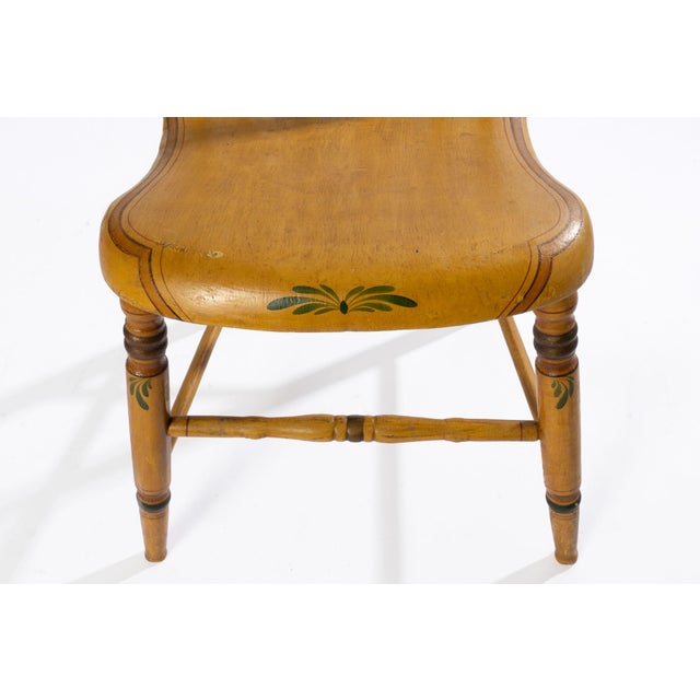 Early 19th Century Set of Four 19th Century Painted Plank Seat Arrow Back Windsor Chairs For Sale - Image 5 of 9