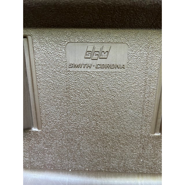 1970s Vintage Smith Corona Galaxie 12 Typewriter For Sale - Image 5 of 12