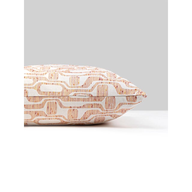 This happy and chic cotton blend takes inspiration from iconic 60s style. Offered in 6 mod-like hues, Telly makes a...